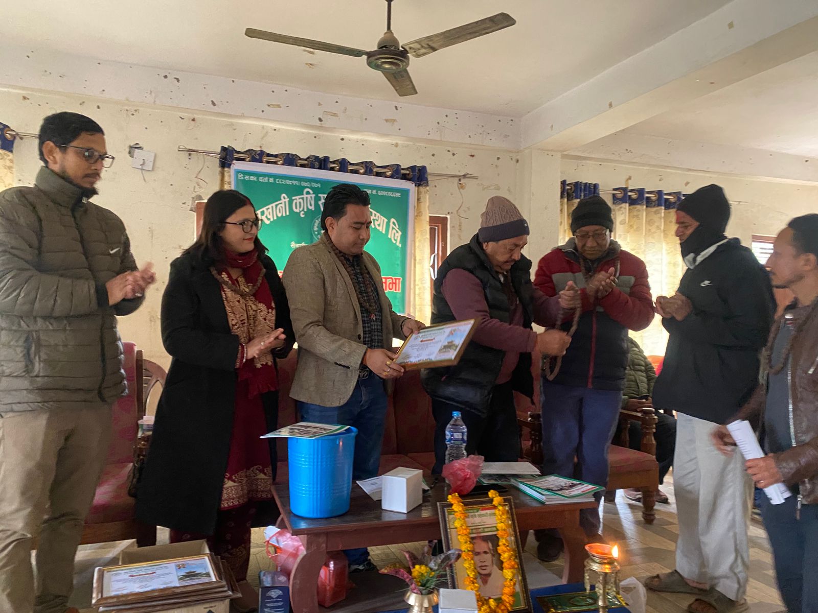 श्रीमान्को लामो आयुका लागि थारु महिलाले मनाए निराजल गौर पर्व